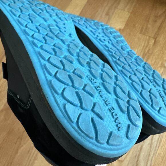 SAS SPORTY WOMEN’s SZ 9 M BLACK tennis Shoe Woth Blue Soles - 107 - Picture 13 of 16